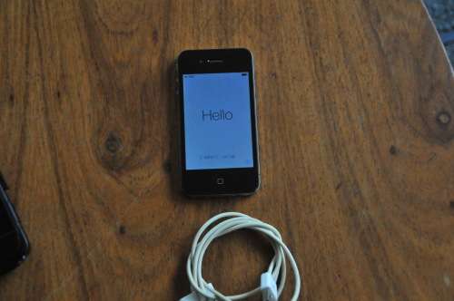 APPLE IPHONE OPEN TO ALL NETWORKS WITH HEAVY DUTY COVER