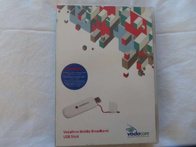 BRAND NEW  AND SEALED MOBILE VODAFONE MOBILE BROADBAND USB STICK