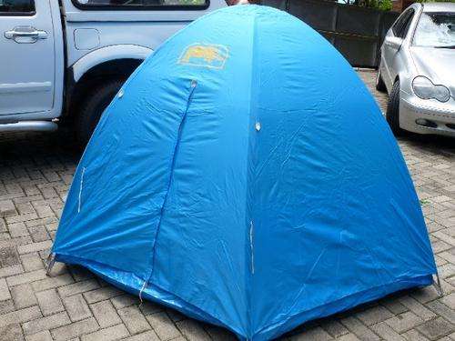 RHINO DOME TENT 3PERSON CHILDREN USED FOR DISPLAY