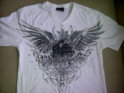 ***New Mens Funky Design Quicksilver V Neck T shirt***Medium***