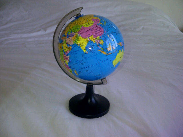 **Revolving World Globe with Stand** 14.6cm** Great for Kids,Schools,Offices,***Retails @ over R200