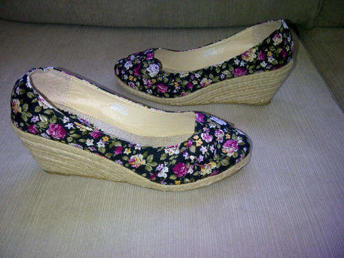 ***Cute & Funky Ladies Wedges***Cool Colour & Design*** Size 6 & 7***Great with a Skinny Jeans***