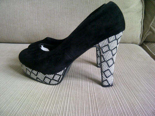 ***Stunning Ladies Black Suede Like High Heels***Size 7, 8 ONLY***BEAUTIFUL***BRAND NEW***