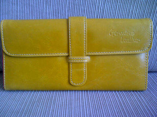 ***Cute & Funky Ladies Genuine Leather Purse/Wallet***YELLOW***BRAND NEW***