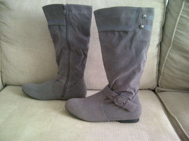 **Cute & Funky Ladies Long Grey Boots with studded design & Buckle**Size 8 ONLY**BRAND NEW***