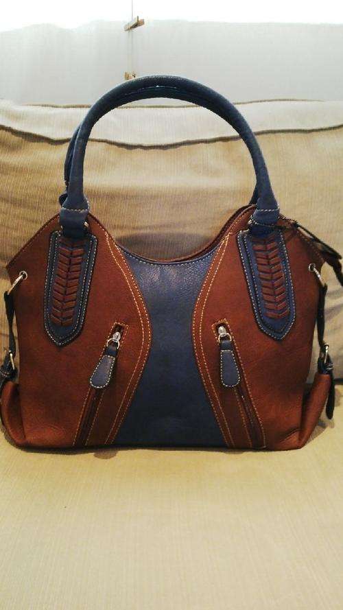 **Stunning Ladies Tan/Blue PU Leather Handbag With Beautiful Detail & Design**BRAND NEW**