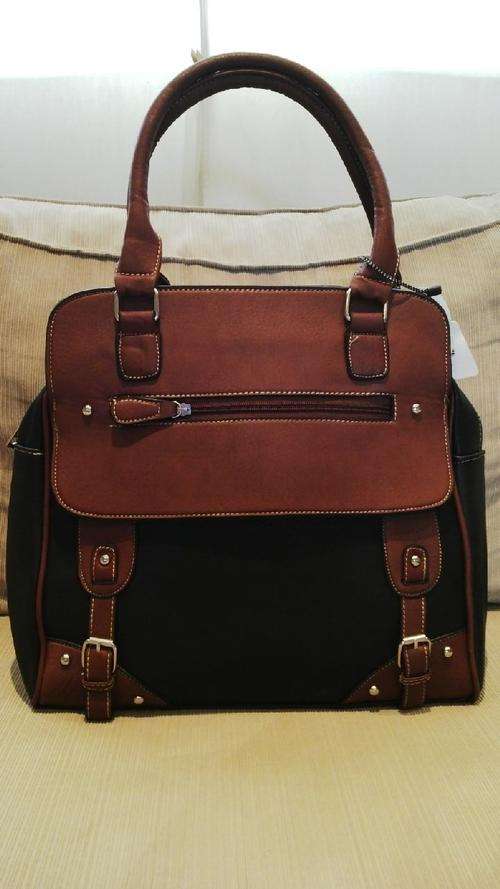 **Stunning Ladies Black/Tan PU Leather Handbag With Beautiful Detail & Design**BRAND NEW**