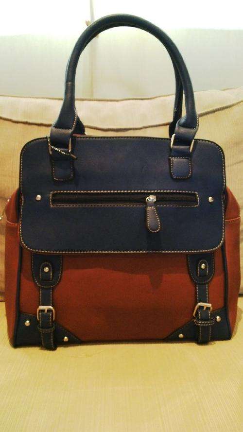 **Stunning Ladies Tan/Blue PU Leather Handbag With Beautiful Detail & Design**BRAND NEW**