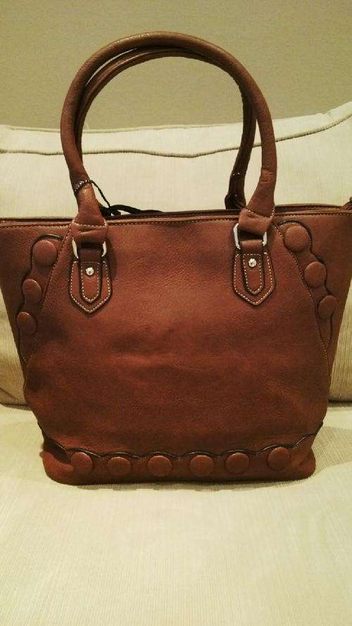***Stunning Ladies TAN PU Leather Handbag With Beautiful Detail & Design***BRAND NEW***