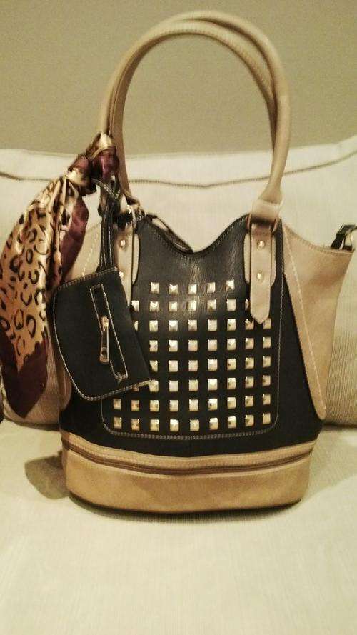 ***NEW**Stunning Ladies 4PC PU Leather Handbag With Beautiful Detail & Design***3 Colours***