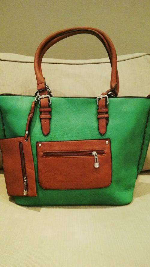 **Stunning Ladies 2pc PU Leather Handbag/ Travel Bag**52cm**GREEN/TAN**BRAND NEW**