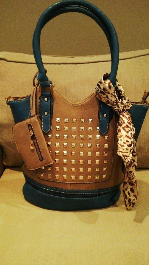 ***NEW**Stunning Ladies 3PC BEIGE/BLUE PU Leather Handbag With Beautiful Detail & Design***