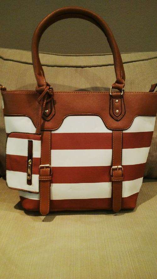 **NEW**Stunning Ladies BROWN/TAN/WHITE 3PC Handbag With Beautiful Detail & Design**BRAND NEW**