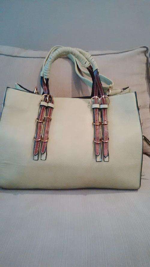 **Stunning Ladies LIME GREEN Soft PU Leather Handbag With Beautiful Detail & Design**NEW**PLS READ**