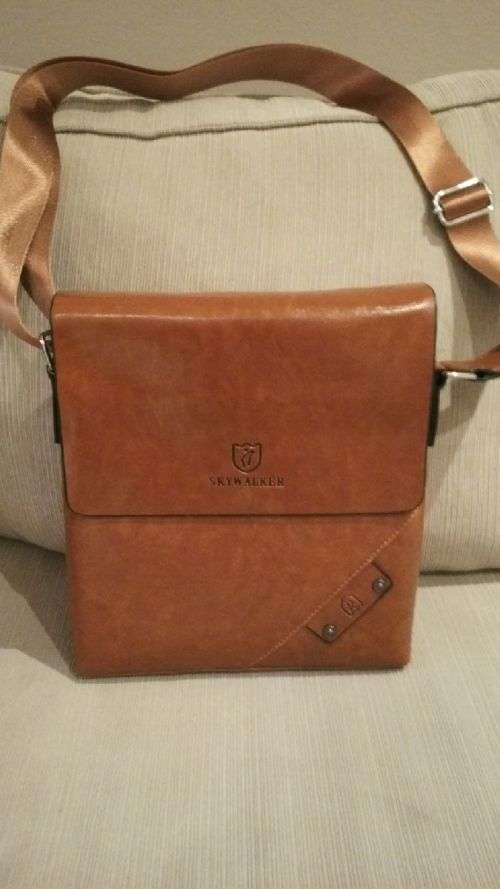 **MENS SLIM BRANDED PU LEATHER MESSENGER BAG**3 COLOURS**Great for IPads/Tablets**BRAND NEW**