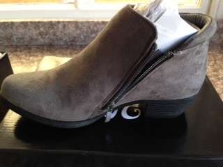 **STUNNING LADIES GREY SUEDE LIKE SHORT HEEL BOOT*** SIZE 5 1/2***BRAND NEW**