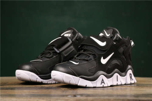 Nike Men's Air Barrage Mid black /white  Sneaker