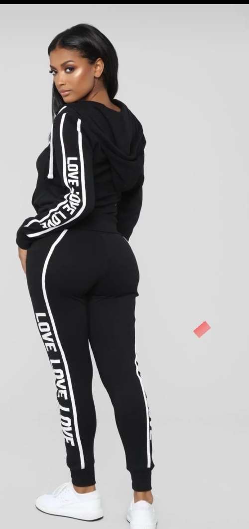 Full tracksuit for ladies. Size XL