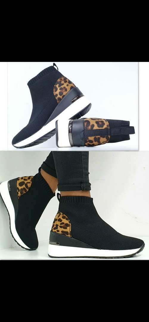 Ladies Fashion Sneakers. size 4 or 6 ( size 37 or 39)
