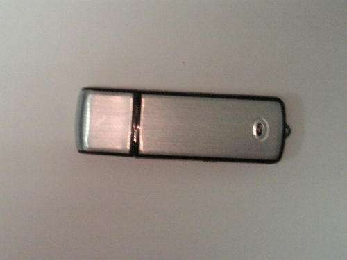 1 GB Flash Driver. Aluminium.