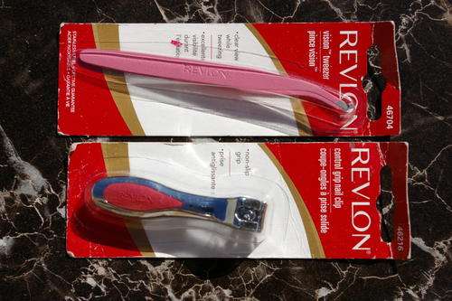 Revlon:Vision Tweezer & NAIL CLIPPER: Factory Package : Brand New: