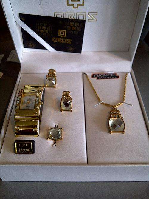 **BRAND NEW** LADIES WATCH GIFT SET (GOLD) - MOTHERS DAY GIFT