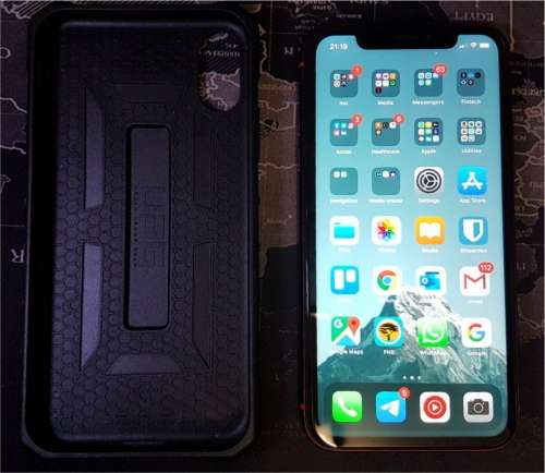 BARGIN! iPhone XR RED 128GB with Charger, BOX and UAG Cover