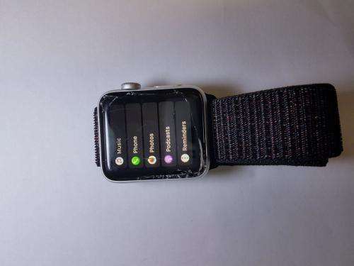 BARGIN! Apple Watch Series 2 42mm With Strap