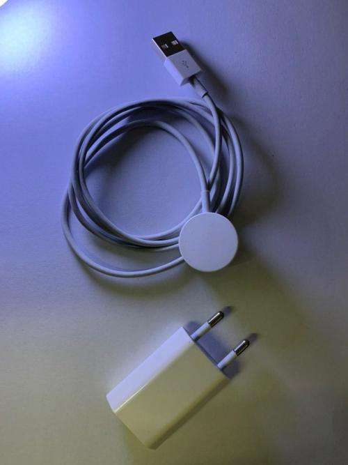 Apple Watch Series 4 Nike 40mm with Extras!