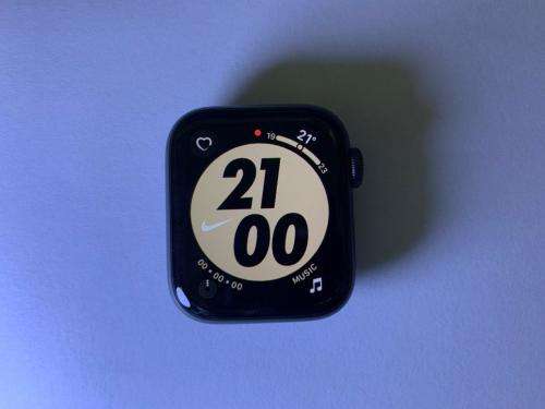 Apple Watch Series 4 Nike 40mm with Extras!