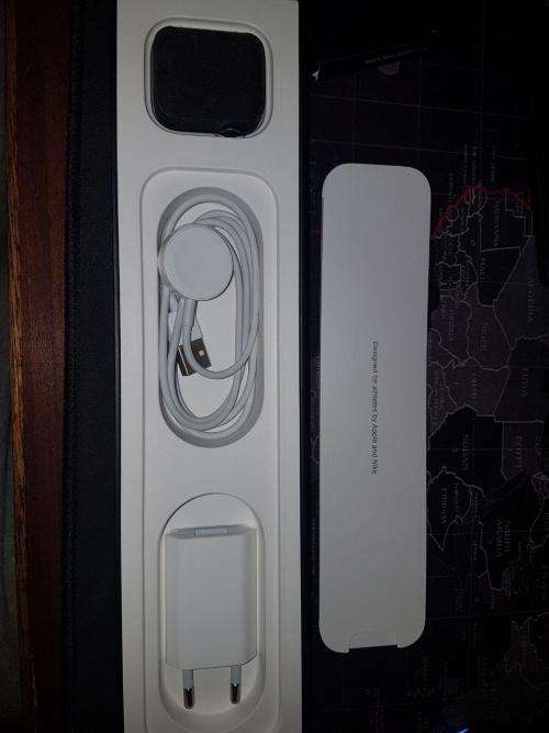 Apple Watch Series 4 Nike 40mm with Extras!