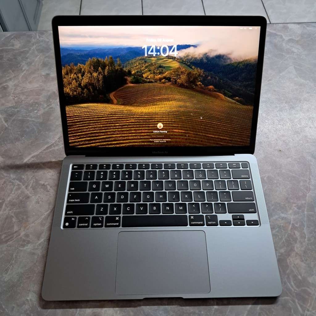 Macbook Air M1 | 16GB RAM | 256Gb SSD | US KEYBOARD | IN NEW CONDITION | 3Yr Warranty