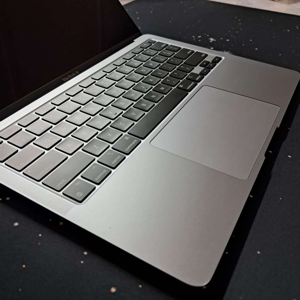 Macbook Air M1 | 16GB RAM | 256Gb SSD | US KEYBOARD | IN NEW CONDITION | 3Yr Warranty