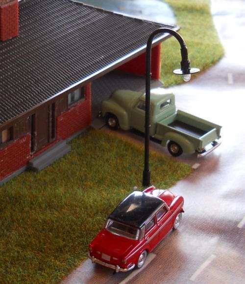 Model Lampposts - Coppery Column HO Scale, Complete with wires and bulbs.