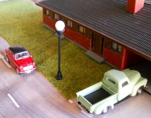 Antique Model Lampposts - HO Scale, Complete with wires and bulbs.