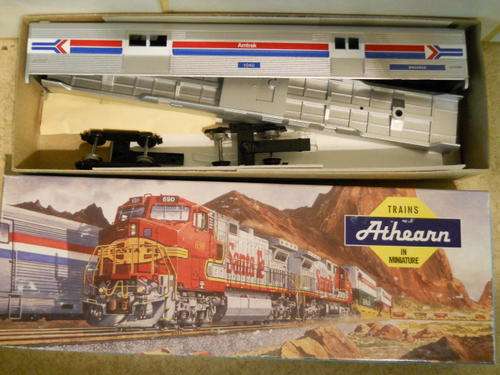 ATHEARN HO SCALE AMTRAK BAGGAGE COACH KIT