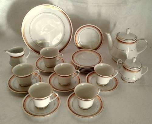 Magnificent NORITAKE Doral Maroon Tea Set