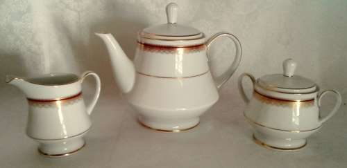 Magnificent NORITAKE Doral Maroon Tea Set
