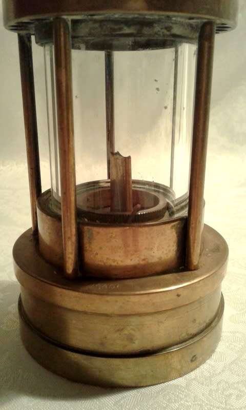 Welsh Miners Lamp - E.Thomas & Willams Ltd  - Made in 1981 in Wales (Numbered)