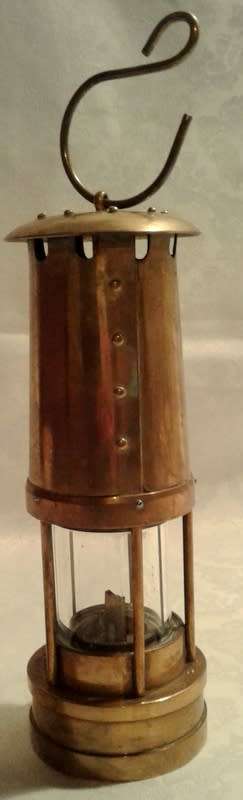 Welsh Miners Lamp - E.Thomas & Willams Ltd  - Made in 1981 in Wales (Numbered)
