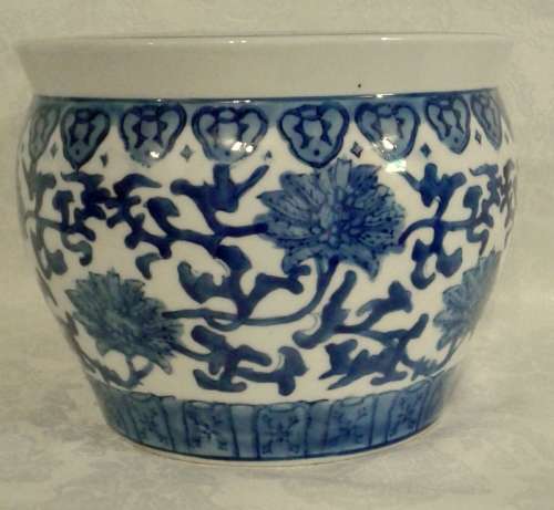 Contemporary Medium sized display bowl