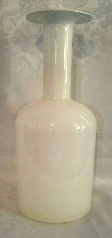 Very large white opaque vase (please read full description)