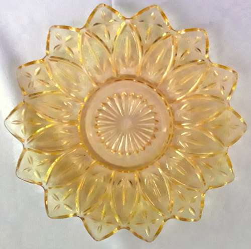 Retro serving dish in light orange colour