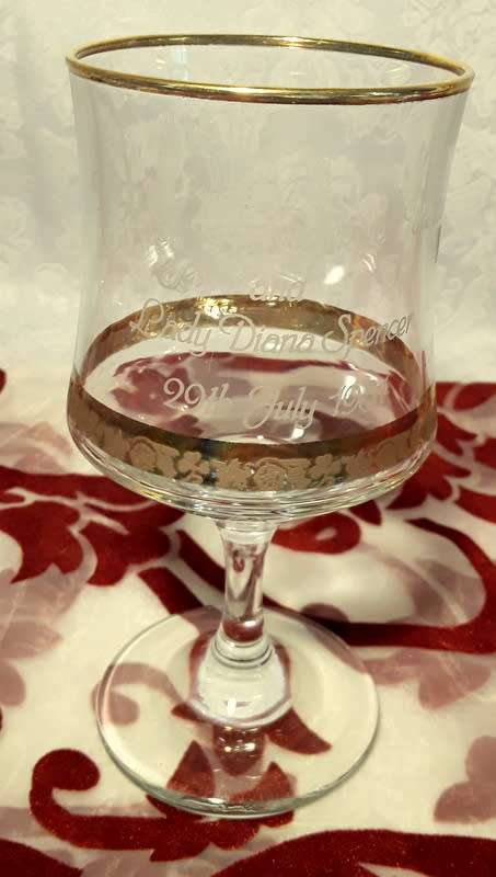 Prince Charles and Lady Diana Glass Height 140 mm