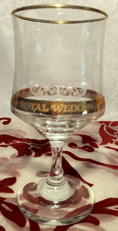 Prince Charles and Lady Diana Glass Height 140 mm