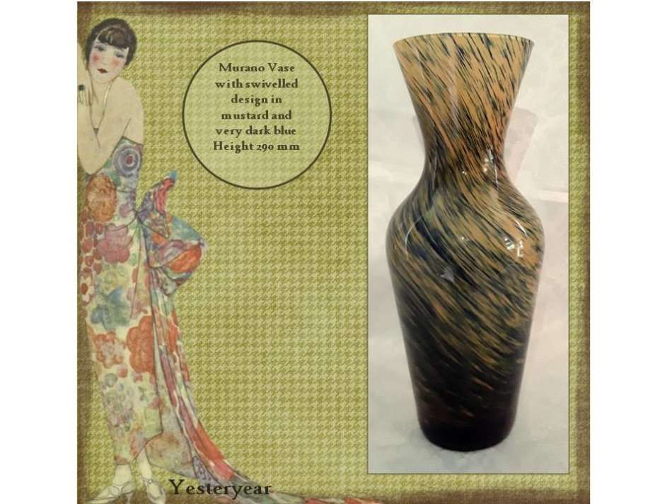 Murano Vase with swivelled design