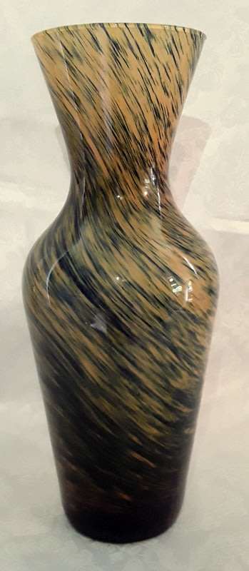 Murano Vase with swivelled design