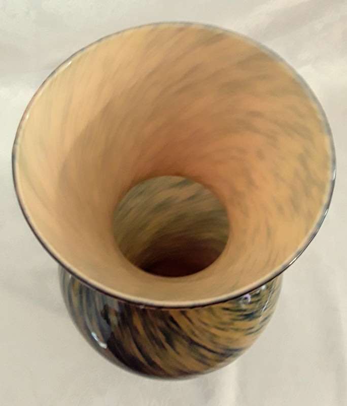 Murano Vase with swivelled design