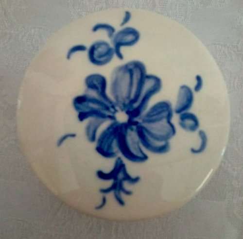 Sweet Blue and white porcelain trinket Box