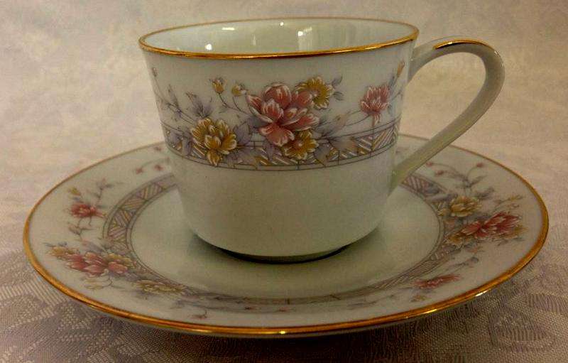 Noritake Legendary Dream Street Demitasse Coffee Cups and Saucers